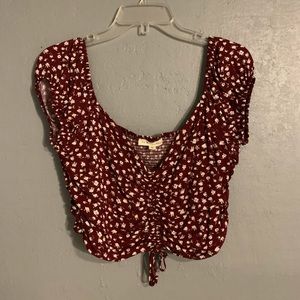 super cute LA hearts maroon crop
